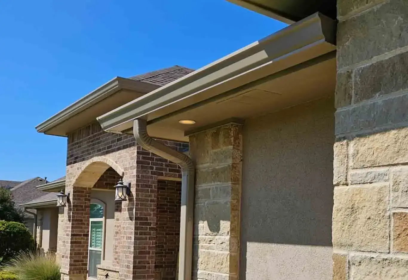 Central Texas gutter repair crew